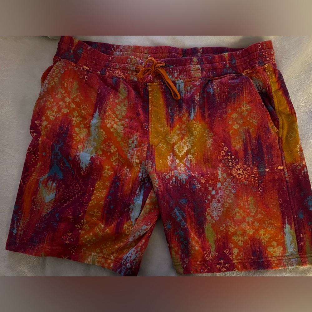 Comfy Houston White XL shorts NWOT